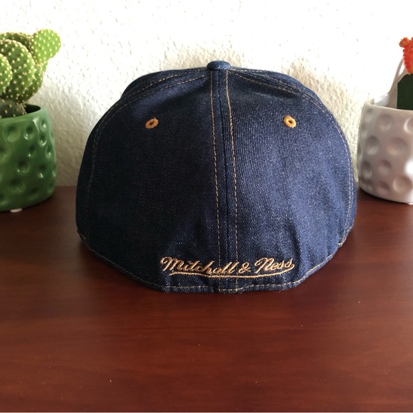 Mitchell & Ness Chicago Bulls Denim Fitted Cap Size 7 3/8 - Picture 4 of 9